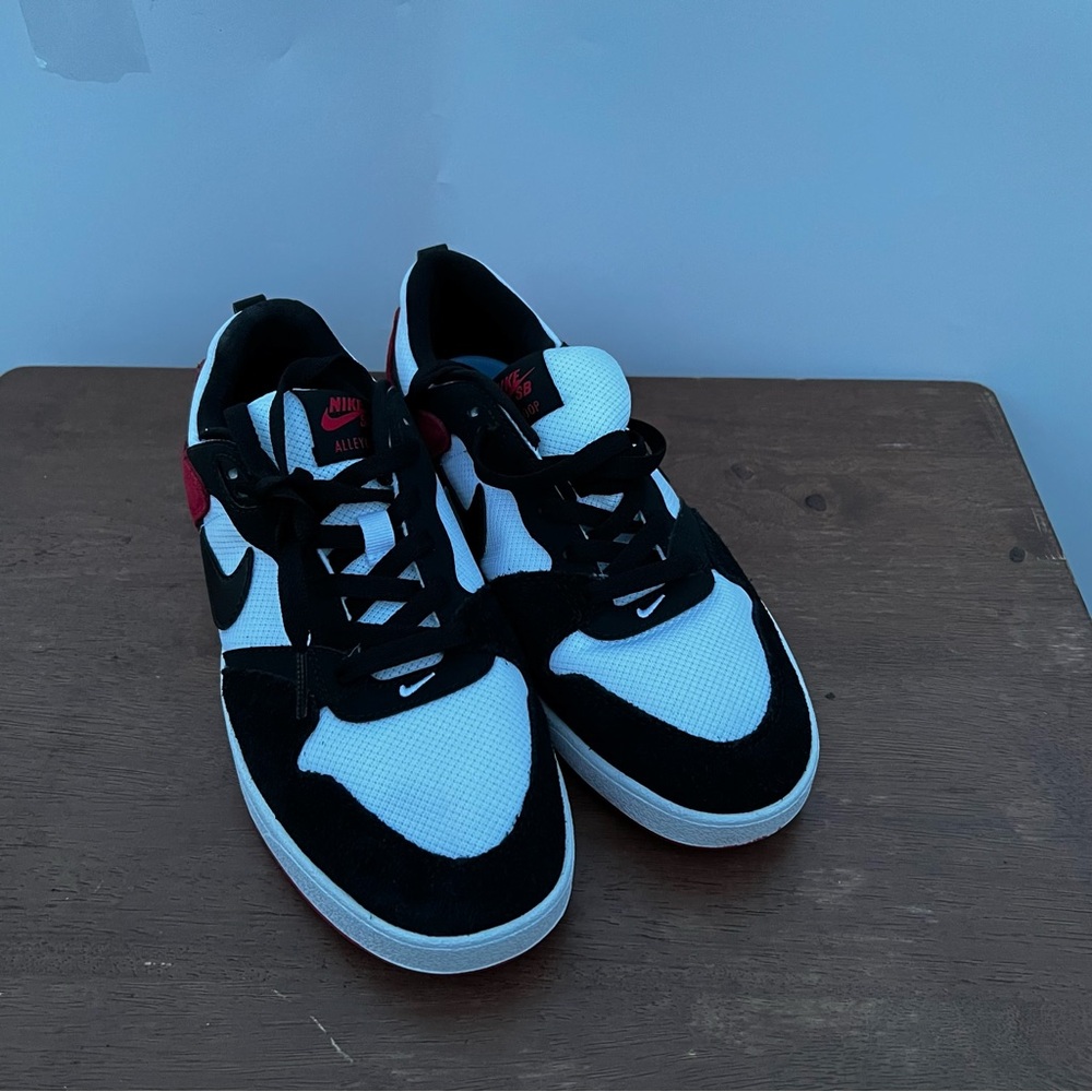 Nike Black, White & Red Low-Top Sneakers